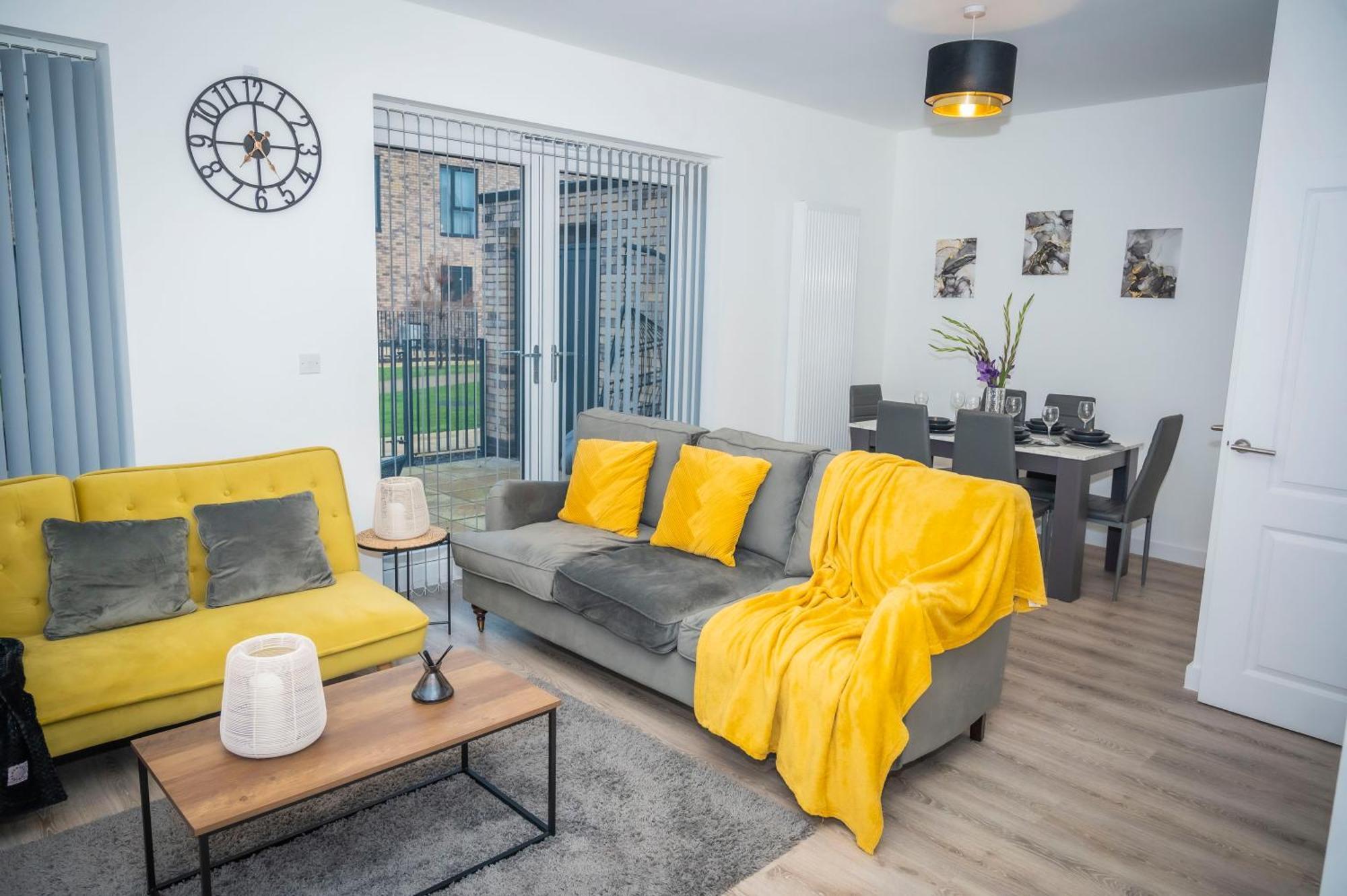 The Parkes A Stylish 3Br House, 5 Mins From Central Birmingham Close To The Edgbaston Stadium, The Hippodrome, Uob, Aston And Bcu, China Town, Kings Heath Bhx Airport And Much More Exterior photo